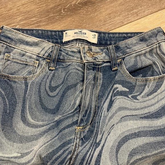 Hollister curvy high rise mom jean 28 (7r) - Picture 4 of 8